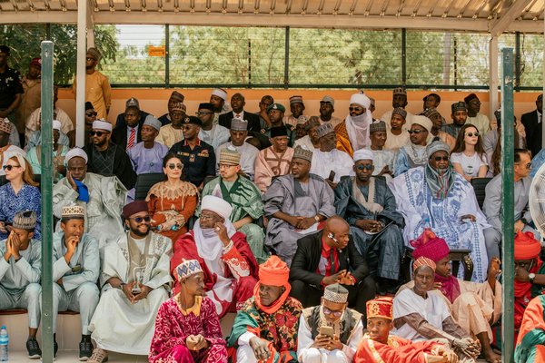 Explorez madrid : le guide francophone de l'art et histoire